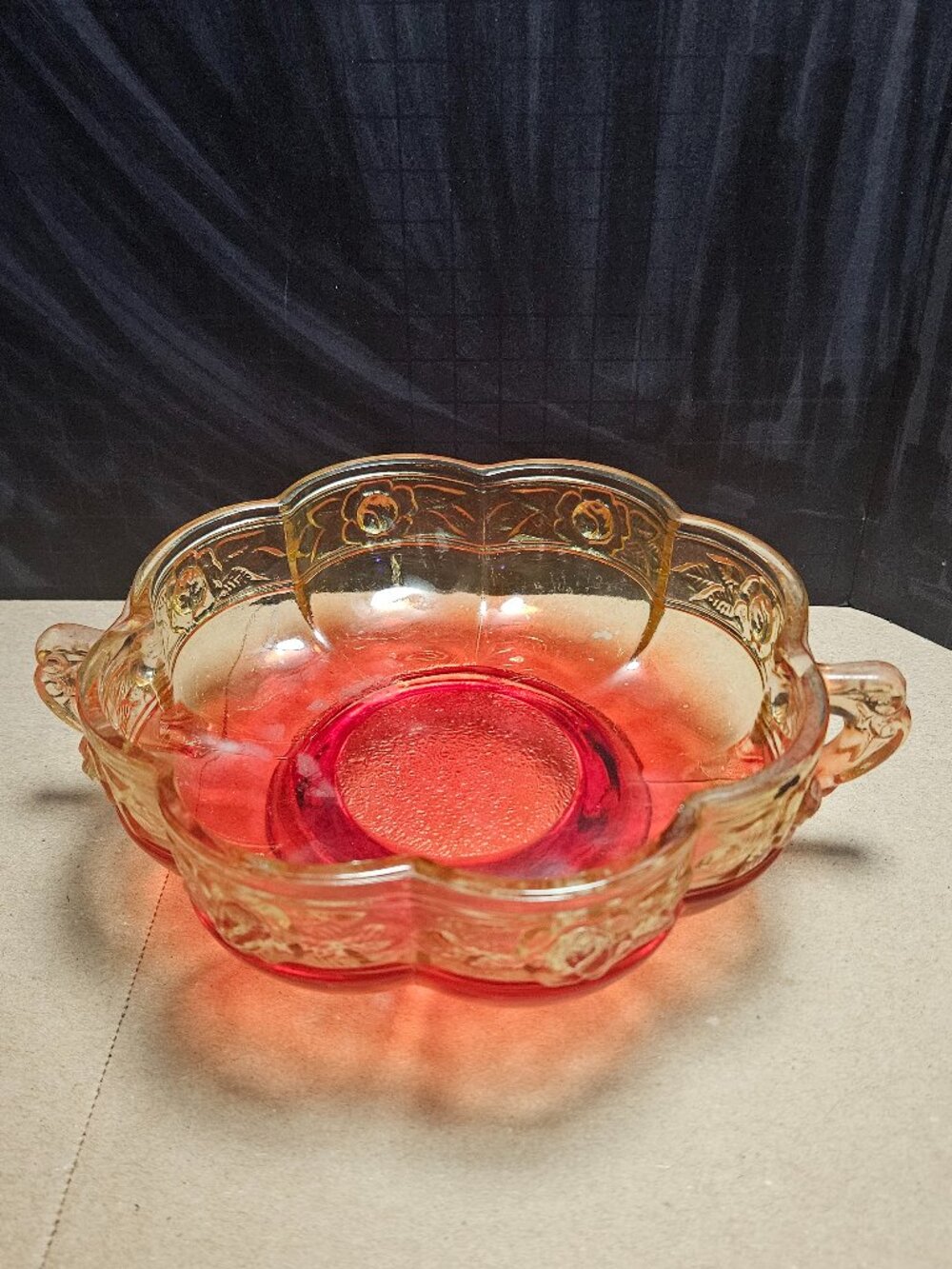Amberina bowl